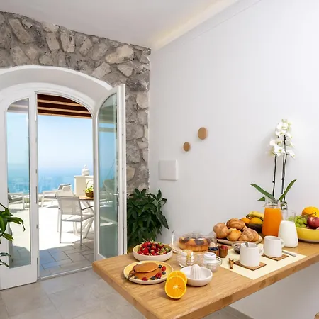 Ξενοδοχείο με διαμερίσματα L'acquolella 4*