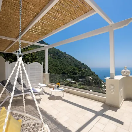 Ξενοδοχείο με διαμερίσματα L'acquolella 4*